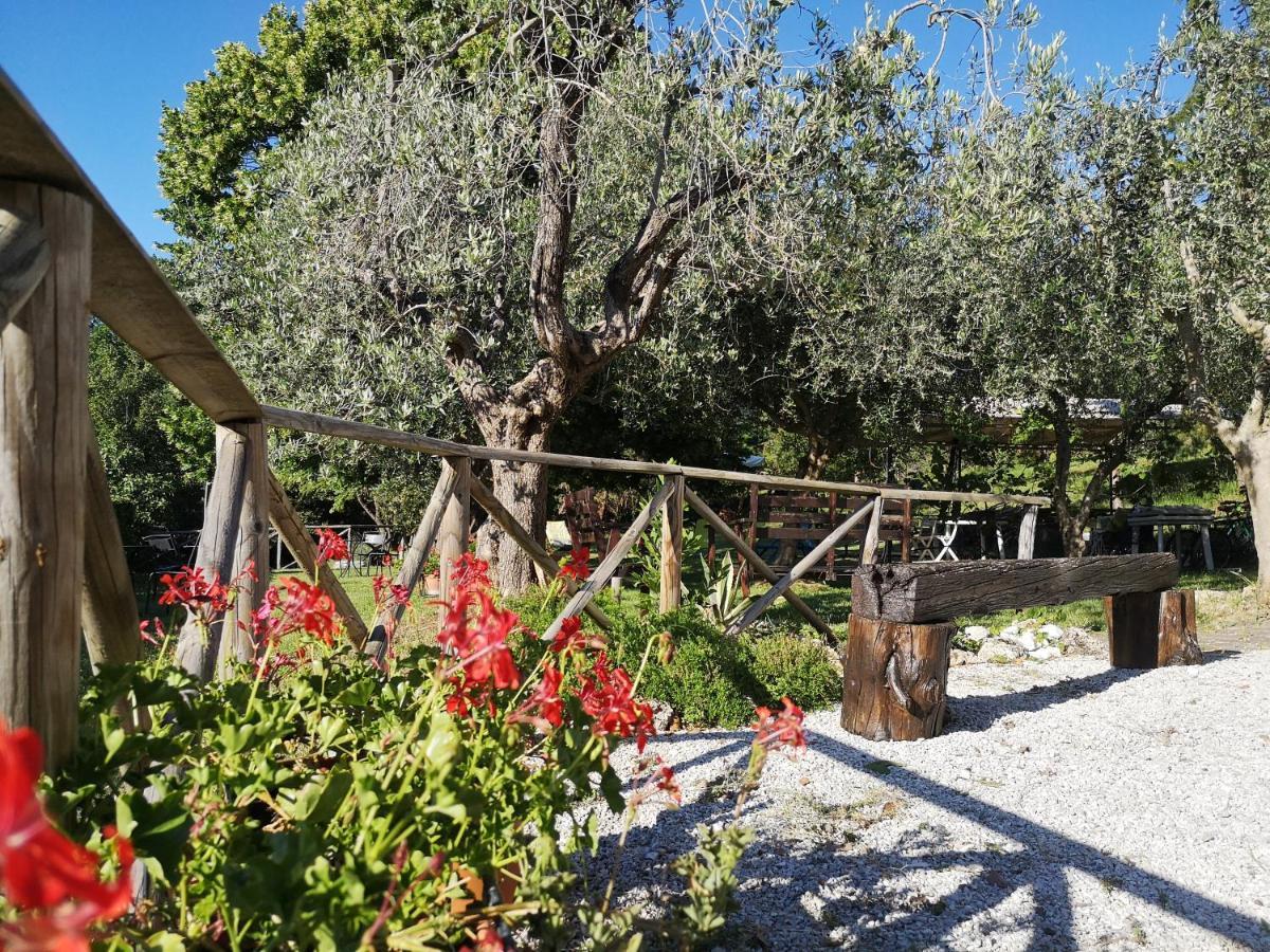 Santa Croce Villa Fossato di Vico Ngoại thất bức ảnh