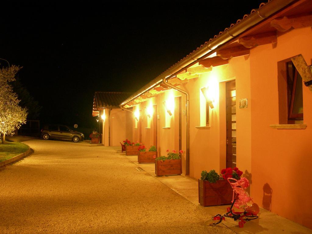 Santa Croce Villa Fossato di Vico Ngoại thất bức ảnh