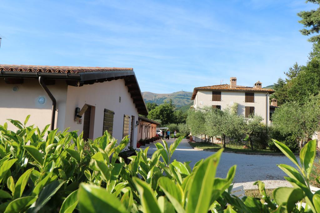 Santa Croce Villa Fossato di Vico Ngoại thất bức ảnh